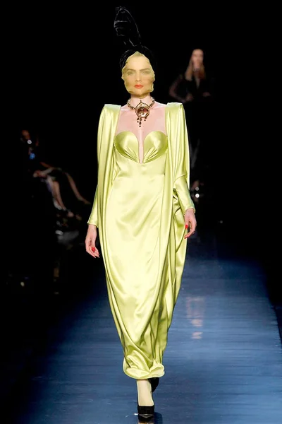 Look 37